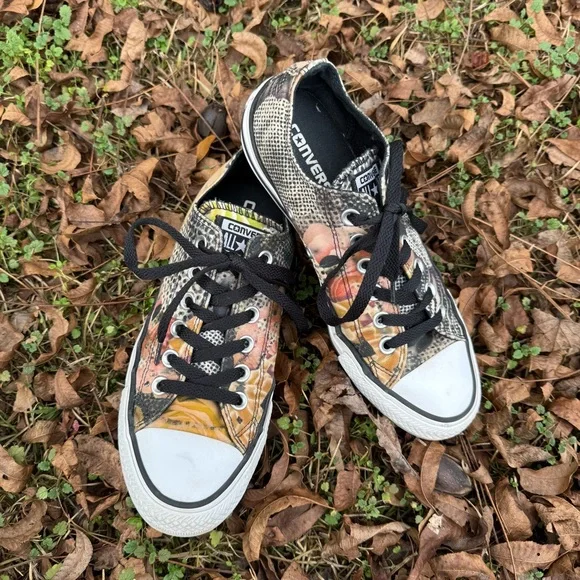 Converse all star women’s Multicolor Graphic Sneakers - Picture 2 of 10
